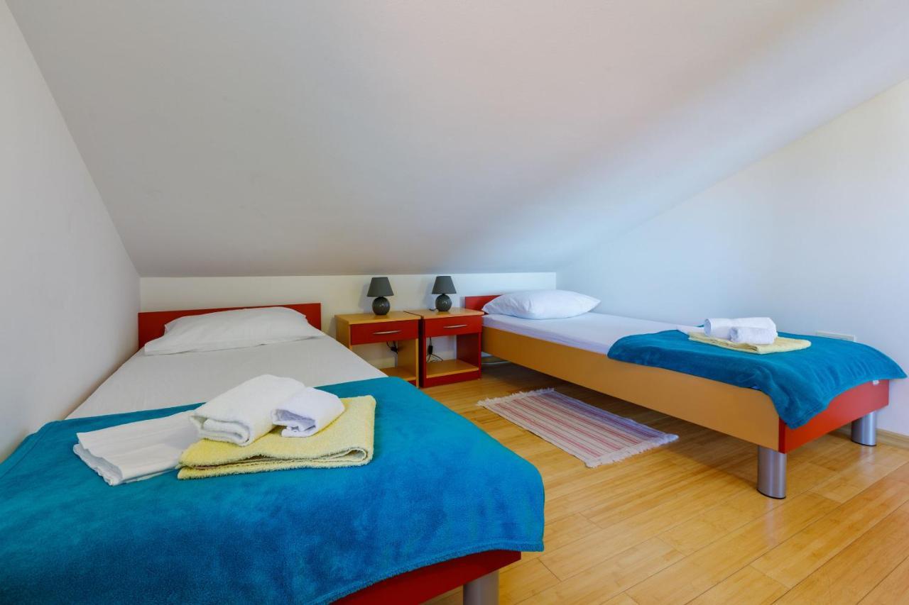 Apartments Robic Селце Экстерьер фото